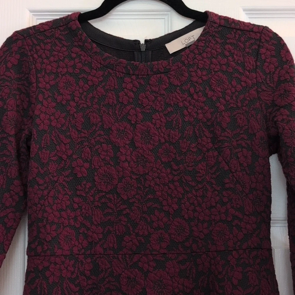 Loft Size 2 Petite Maroon & Black Floral Dress - Picture 2 of 11